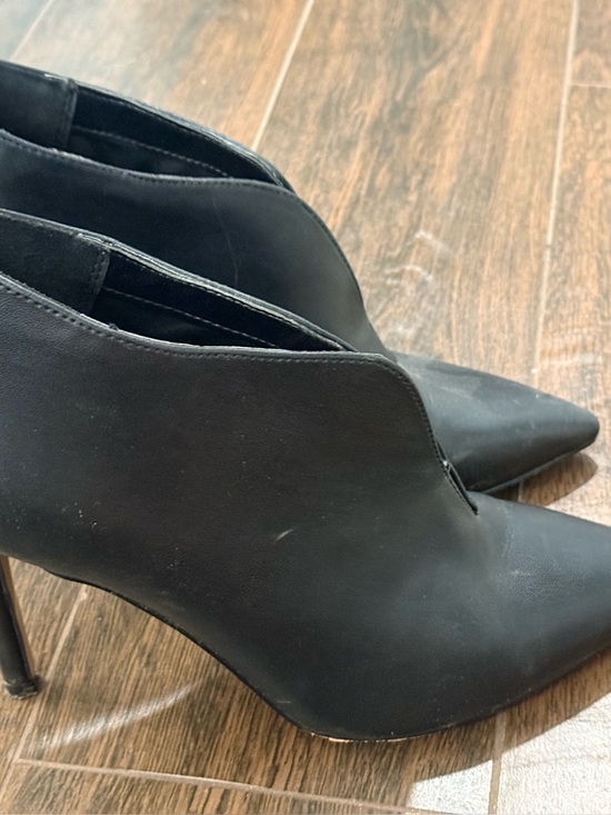 New York & Company Shoes - New York & Company Black Pointed V-Cut Ankle Boots